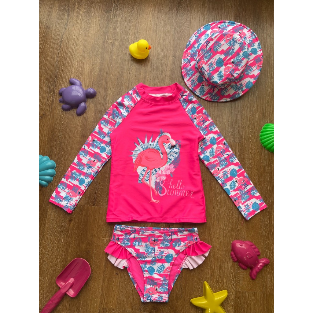 Kit Moda Praia Menina Biquíni Com Babado Camiseta Manga Longa UV Proteção Solar Flamingo Com Chapéu